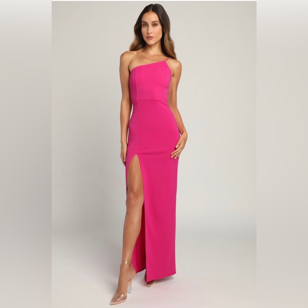 Lulu’s Magenta One-Shoulder Maxi Dress. Size Large.